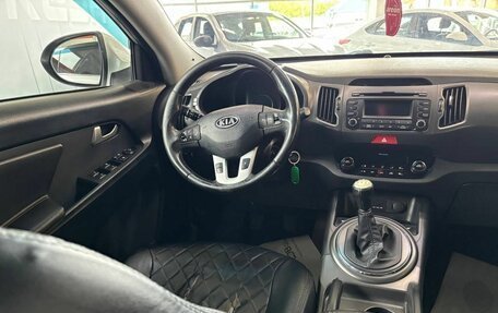 KIA Sportage III, 2010 год, 900 000 рублей, 13 фотография