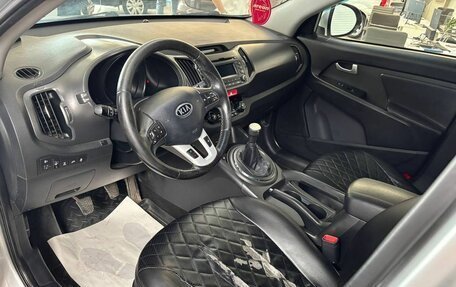 KIA Sportage III, 2010 год, 900 000 рублей, 11 фотография