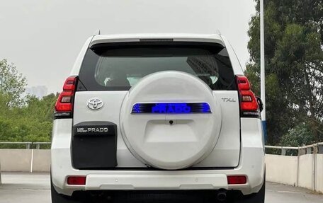 Toyota Land Cruiser Prado 150 рестайлинг 2, 2025 год, 9 400 000 рублей, 6 фотография