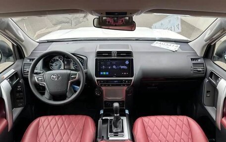 Toyota Land Cruiser Prado 150 рестайлинг 2, 2025 год, 9 400 000 рублей, 9 фотография