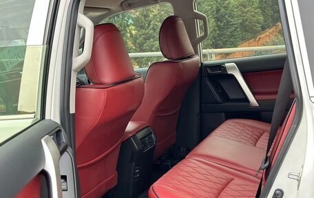 Toyota Land Cruiser Prado 150 рестайлинг 2, 2025 год, 9 400 000 рублей, 7 фотография