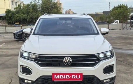 Volkswagen T-Roc I, 2021 год, 1 210 213 рублей, 2 фотография