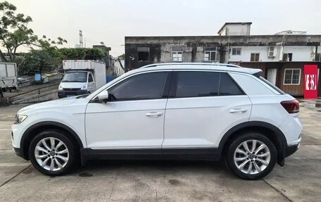 Volkswagen T-Roc I, 2021 год, 1 210 213 рублей, 4 фотография