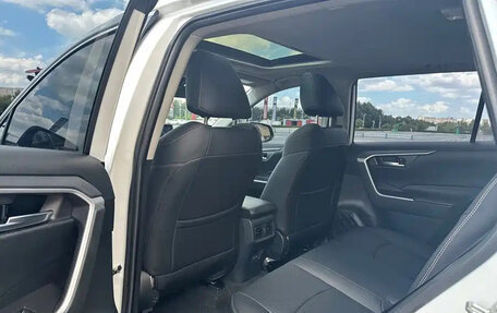 Toyota RAV4, 2021 год, 2 190 000 рублей, 11 фотография