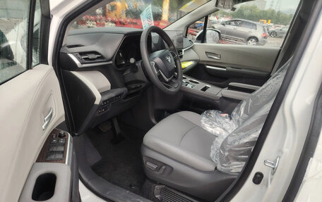 Toyota Sienna, 2025 год, 5 685 000 рублей, 3 фотография