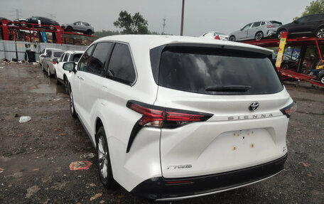 Toyota Sienna, 2025 год, 5 685 000 рублей, 2 фотография