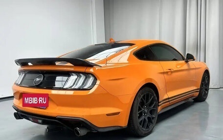 Ford Mustang VI рестайлинг, 2022 год, 3 586 000 рублей, 2 фотография
