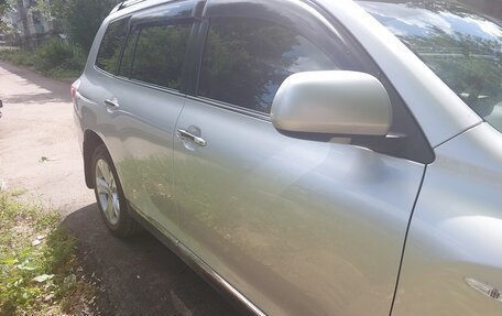Toyota Highlander III, 2011 год, 2 350 000 рублей, 2 фотография