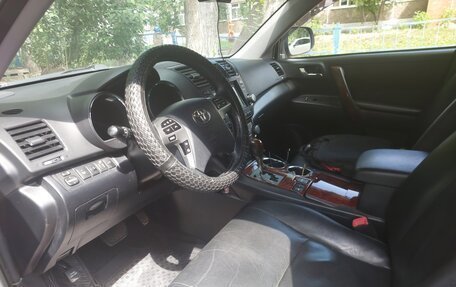 Toyota Highlander III, 2011 год, 2 350 000 рублей, 3 фотография
