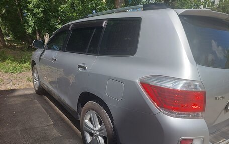 Toyota Highlander III, 2011 год, 2 350 000 рублей, 10 фотография