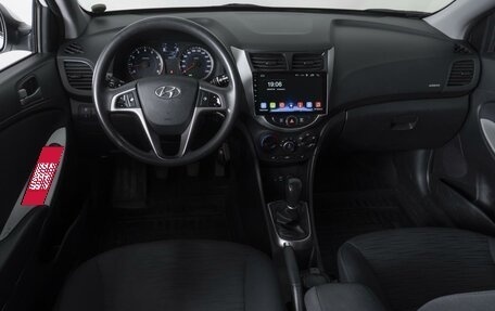 Hyundai Solaris II рестайлинг, 2015 год, 1 159 000 рублей, 6 фотография