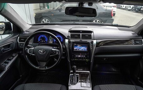 Toyota Camry, 2016 год, 1 990 000 рублей, 6 фотография