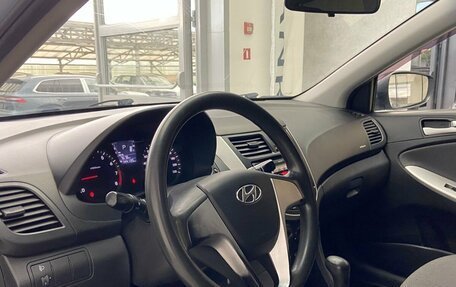 Hyundai Solaris II рестайлинг, 2011 год, 620 000 рублей, 15 фотография
