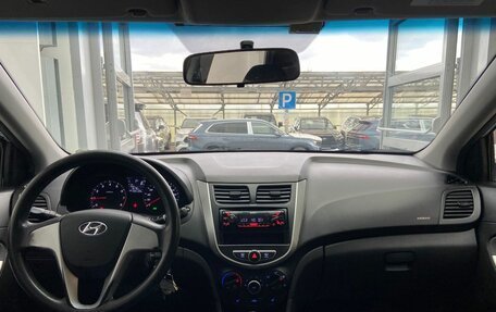 Hyundai Solaris II рестайлинг, 2011 год, 620 000 рублей, 11 фотография