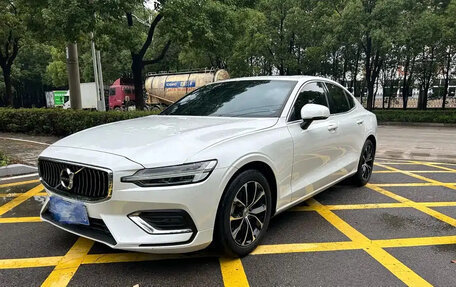 Volvo S60 III, 2022 год, 3 120 690 рублей, 1 фотография