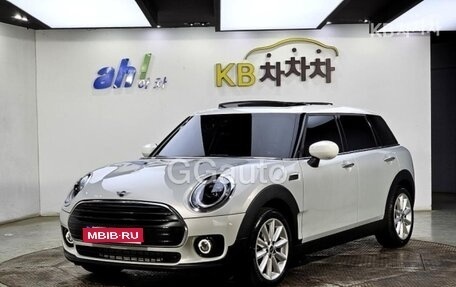 MINI Clubman, 2023 год, 3 050 000 рублей, 1 фотография