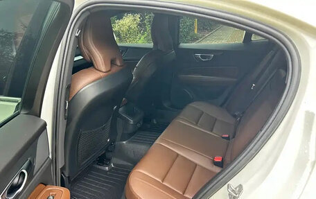 Volvo S60 III, 2022 год, 3 120 690 рублей, 9 фотография