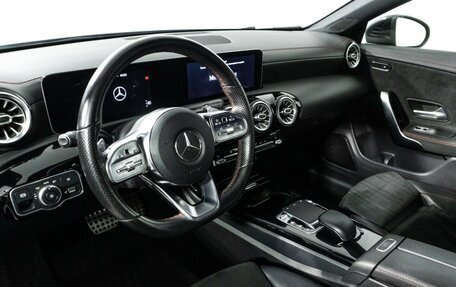 Mercedes-Benz CLA, 2019 год, 2 990 000 рублей, 11 фотография