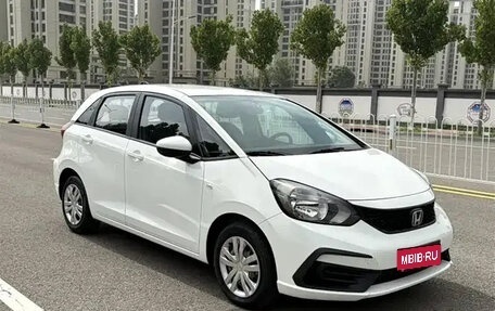 Honda Fit, 2022 год, 1 190 000 рублей, 3 фотография
