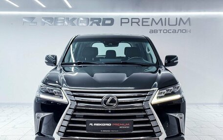 Lexus LX III, 2017 год, 5 800 000 рублей, 4 фотография