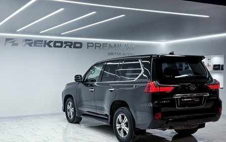 Lexus LX III, 2017 год, 5 800 000 рублей, 31 фотография