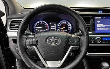Toyota Highlander III, 2021 год, 3 040 000 рублей, 11 фотография