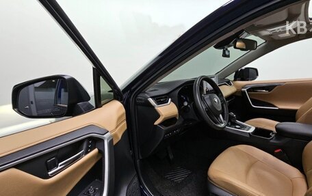 Toyota RAV4, 2022 год, 3 650 000 рублей, 7 фотография