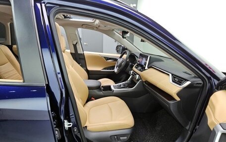 Toyota RAV4, 2022 год, 3 650 000 рублей, 9 фотография