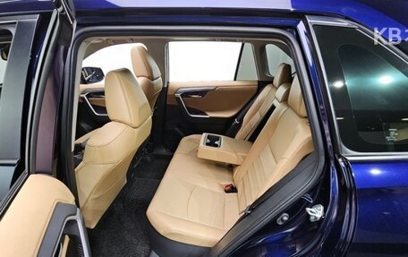 Toyota RAV4, 2022 год, 3 650 000 рублей, 8 фотография
