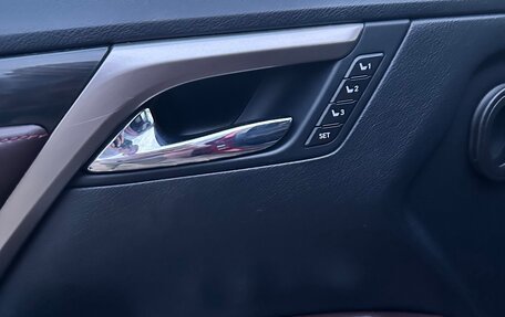 Lexus RX IV рестайлинг, 2017 год, 3 800 000 рублей, 14 фотография