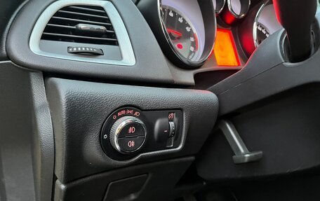 Opel Astra J, 2011 год, 800 000 рублей, 9 фотография