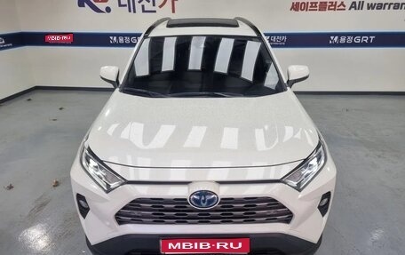Toyota RAV4, 2021 год, 2 530 000 рублей, 1 фотография
