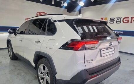 Toyota RAV4, 2021 год, 2 530 000 рублей, 4 фотография