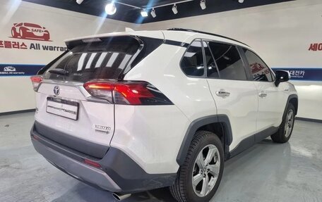 Toyota RAV4, 2021 год, 2 530 000 рублей, 6 фотография
