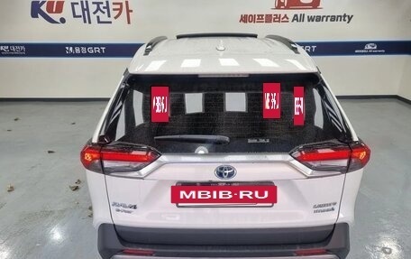 Toyota RAV4, 2021 год, 2 530 000 рублей, 5 фотография