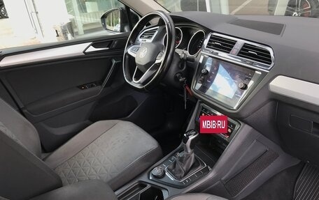Volkswagen Tiguan II, 2021 год, 3 390 000 рублей, 4 фотография