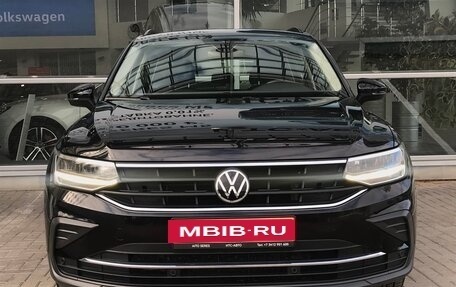 Volkswagen Tiguan II, 2021 год, 3 390 000 рублей, 10 фотография