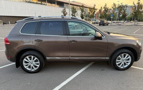 Volkswagen Touareg III, 2011 год, 1 585 000 рублей, 3 фотография