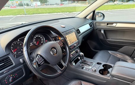 Volkswagen Touareg III, 2011 год, 1 585 000 рублей, 16 фотография