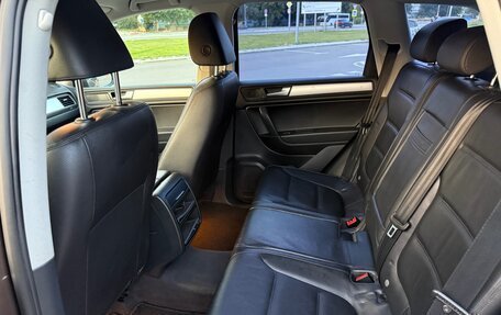 Volkswagen Touareg III, 2011 год, 1 585 000 рублей, 21 фотография