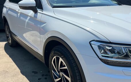 Volkswagen Tiguan II, 2018 год, 2 530 000 рублей, 2 фотография