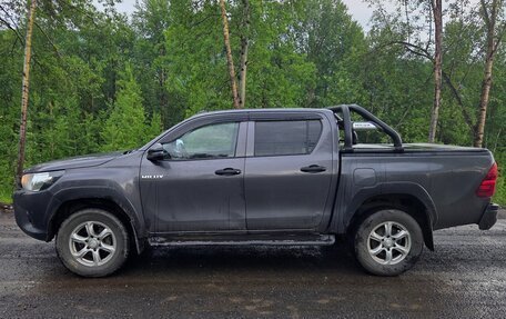 Toyota Hilux VIII, 2018 год, 2 600 000 рублей, 4 фотография
