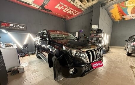 Toyota Land Cruiser Prado 150 рестайлинг 2, 2016 год, 3 300 000 рублей, 2 фотография