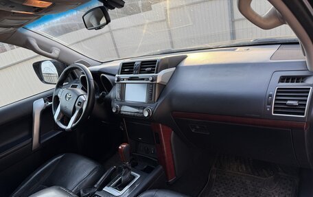 Toyota Land Cruiser Prado 150 рестайлинг 2, 2016 год, 3 300 000 рублей, 21 фотография