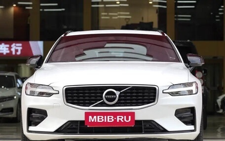Volvo V60 II, 2021 год, 2 731 690 рублей, 3 фотография
