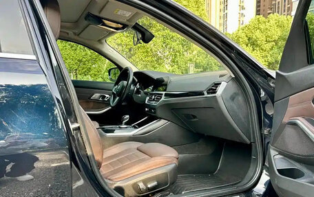 BMW 3 серия, 2020 год, 2 400 000 рублей, 14 фотография