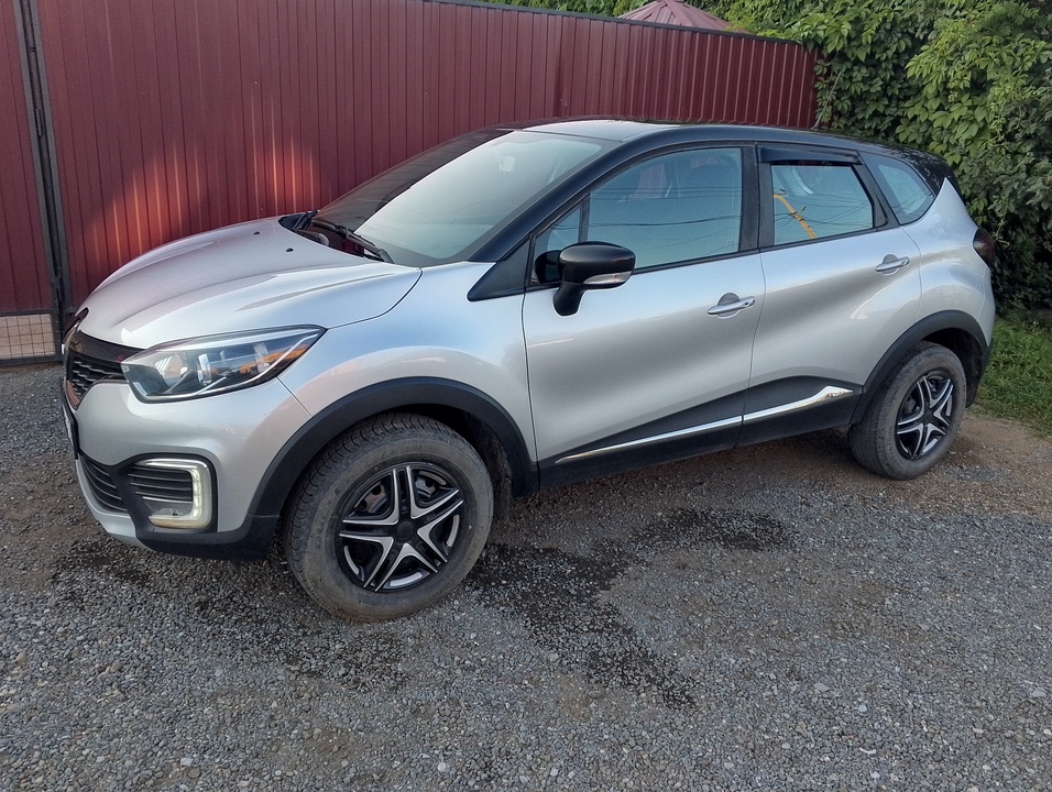 Renault Kaptur I, 2017 год, 1 050 000 рублей, 2 фотография