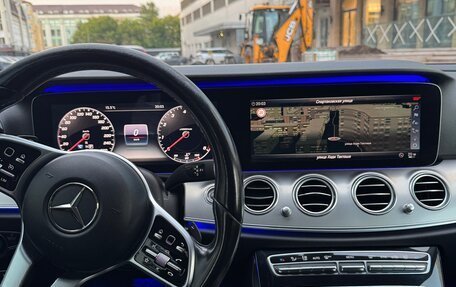 Mercedes-Benz E-Класс, 2018 год, 2 550 000 рублей, 15 фотография