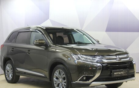 Mitsubishi Outlander III рестайлинг 3, 2015 год, 1 399 000 рублей, 7 фотография