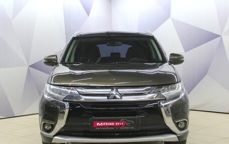 Mitsubishi Outlander III рестайлинг 3, 2015 год, 1 399 000 рублей, 8 фотография